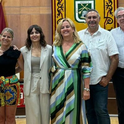 Imatge del equip de govern de Calp, conformat por Somos Calpe, PSOE i Compromís, quasi al complet