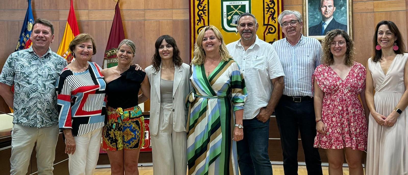 Imatge del equip de govern de Calp, conformat por Somos Calpe, PSOE i Compromís, quasi al complet