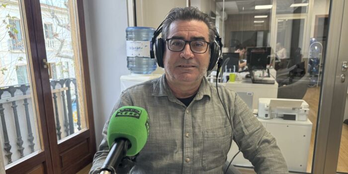 Imatge del regidor de Festes i Tradicions d'Ondara, Miguel Gomis, en una entrevista a Onda Cero sobr el Mig Any de Sant Jaume